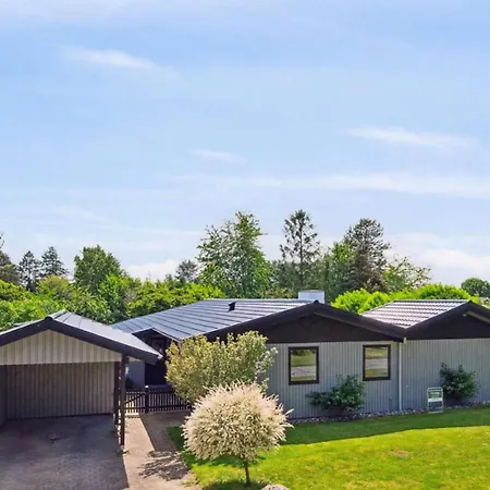 Lovely In With Sauna 길렐라이에