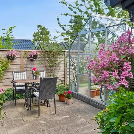 Lovely In With Sauna 펜션 *